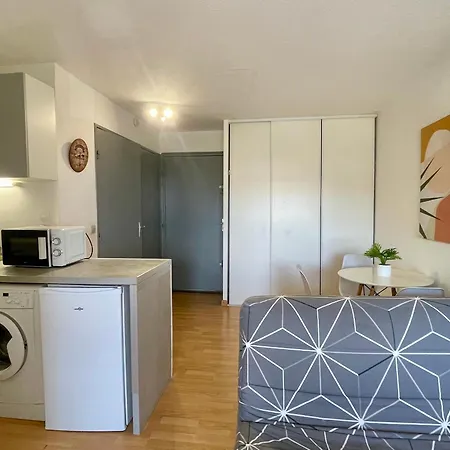 Apartment Cosy 2 Pieces Avec Wifi, Terrasse Ouest, 50m Et Commerces - Sud - Fr-1-748-21 *