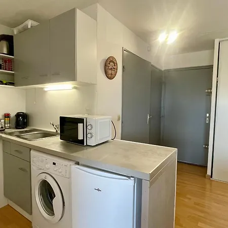 Cosy 2 Pieces Avec Wifi, Terrasse Ouest, 50m Et Commerces - Sud - Fr-1-748-21 *